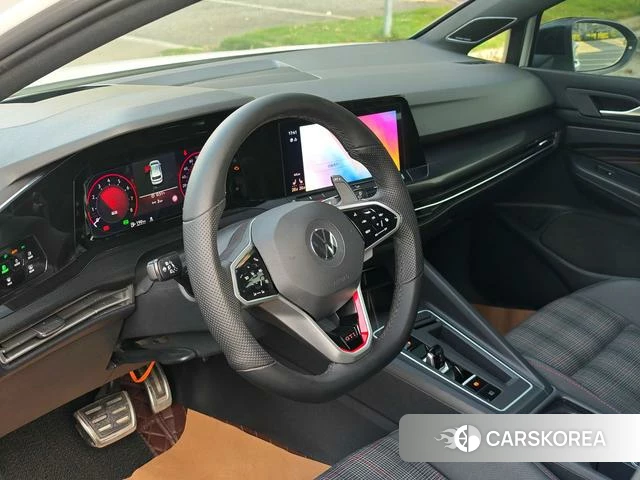 Volkswagen Golf GTI 2022 Белый из Китая, фото 2