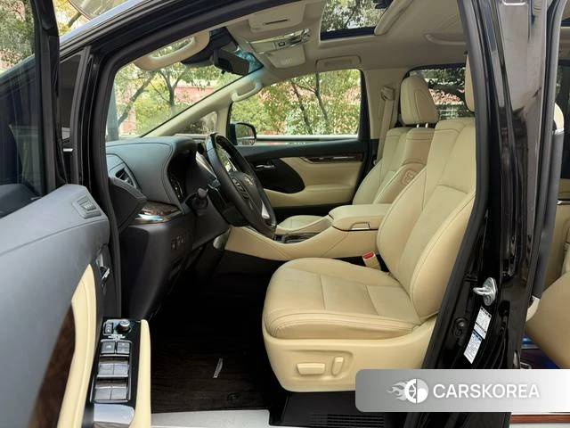Toyota Elfa 2023 Черный из Китая, фото 2