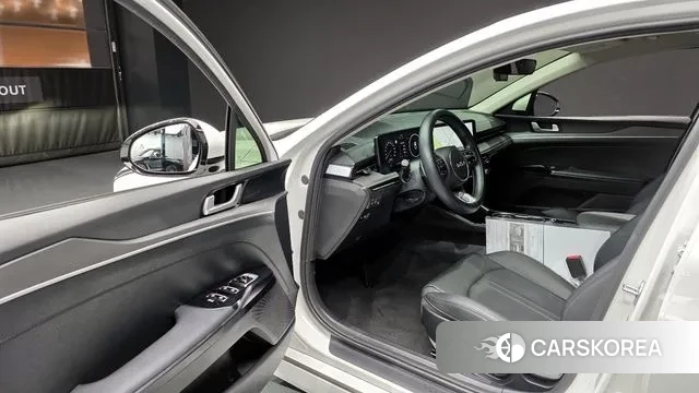 Kia The New K5 Hybrid 3rd generation 2023 Белый из Кореи, фото 2