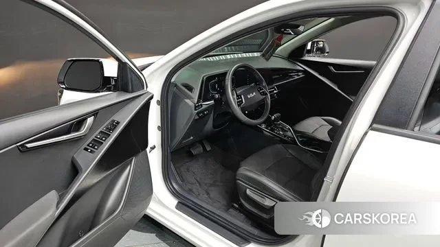 Kia Di Ol Nu Niro 2024 Белый из Кореи, фото 2