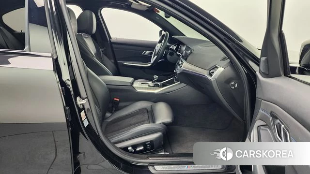 BMW 3 Series (G20) 2021 Черный из Кореи, фото 2