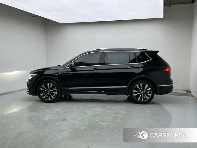 Volkswagen Tiguan L 2022 Черный из Китая, фото 2