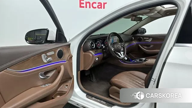 Mercedes-Benz E-Class W213 2019 Белый из Кореи, фото 2