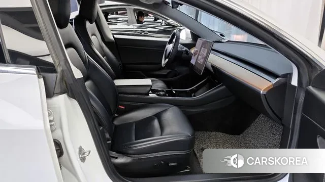 Tesla Model 3 2020 Белый из Кореи, фото 2