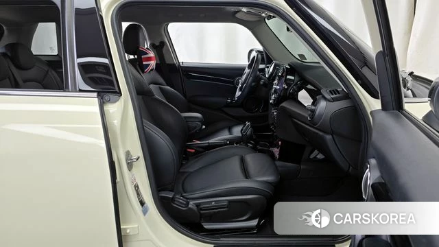 Mini Cooper 2021 Жемчужный цвет из Кореи, фото 2