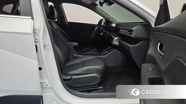 Hyundai Kona (SX2) 2023 Белый из Кореи, фото 2