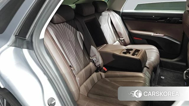 Hyundai Grandeur (GN7) 2023 Серебристо-серый из Кореи, фото 2
