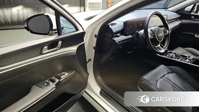 Kia The New K5 3rd generation 2023 Белый из Кореи, фото 2