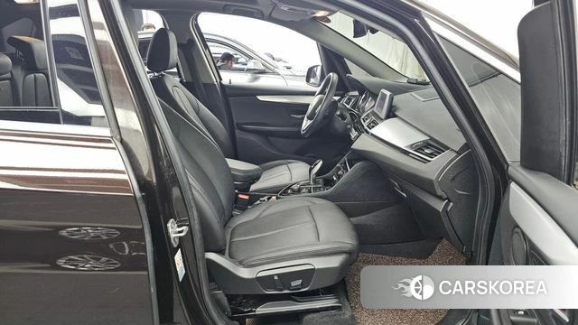 BMW 2 Series Active Tourer (F45) 2020 Коричневый из Кореи, фото 2