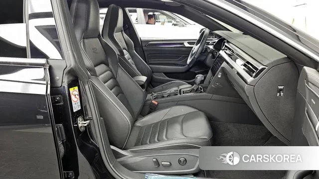 Volkswagen Arteon 2022 Черный из Кореи, фото 2