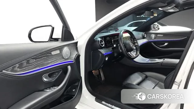 Mercedes-Benz E-Class W213 2021 Белый из Кореи, фото 2