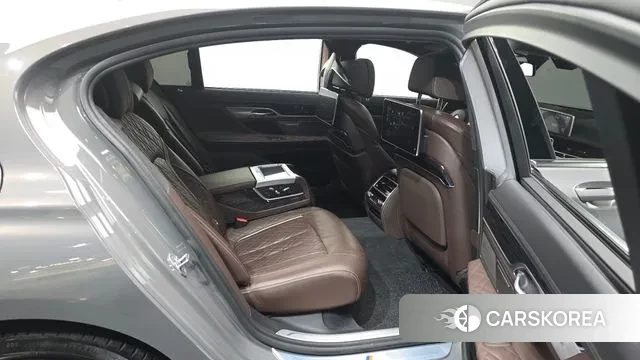 BMW 7 Series (G11) 2021 Серый из Кореи, фото 2