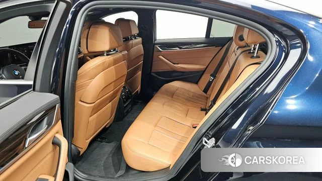 BMW 5 Series (G30) 2021 Черный из Кореи, фото 2