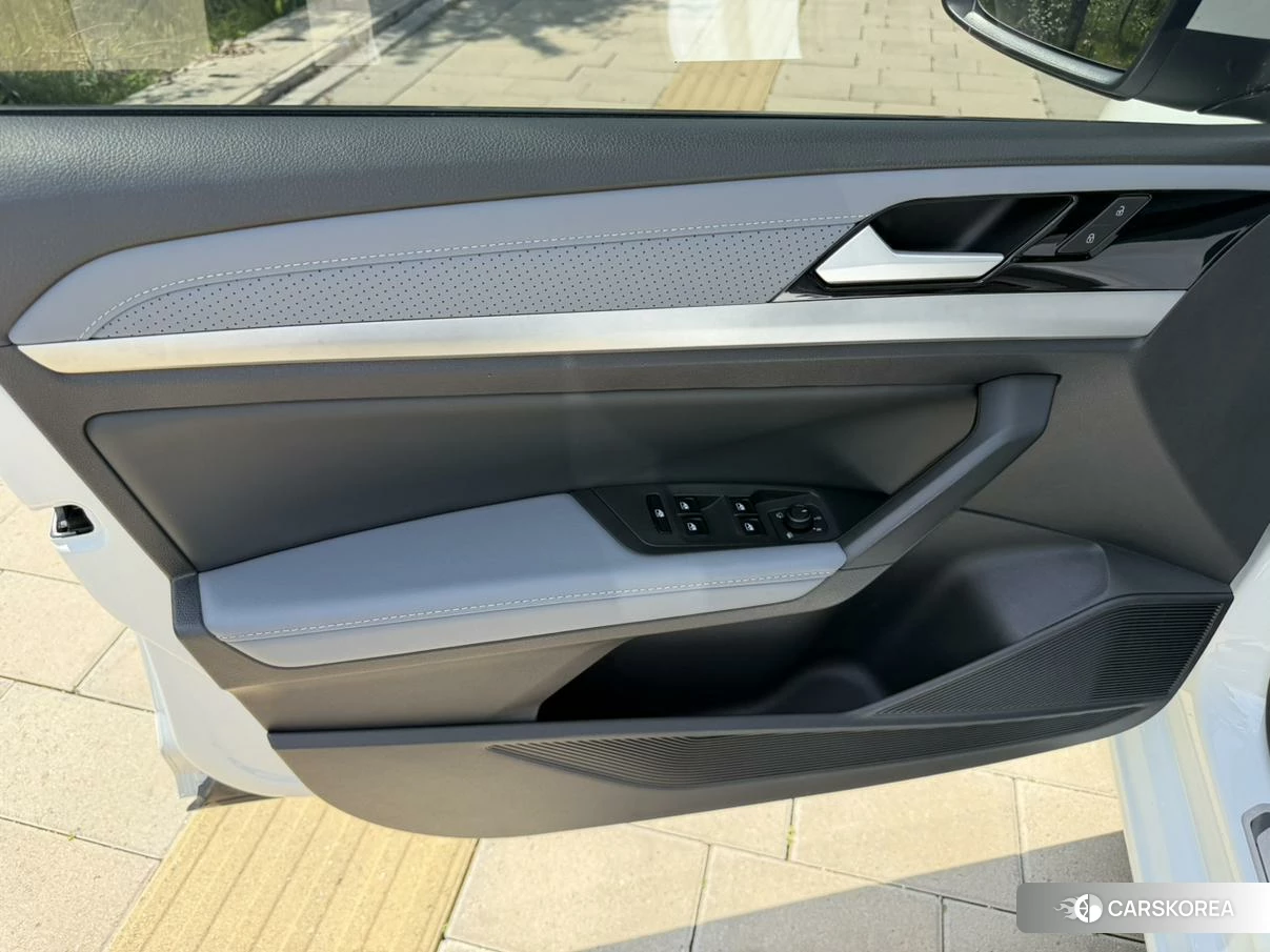 Volkswagen Lavida 2023 Белый из Китая, фото 2