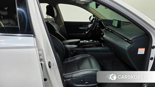 Genesis Electrified GV70 2022 Белый из Кореи, фото 2