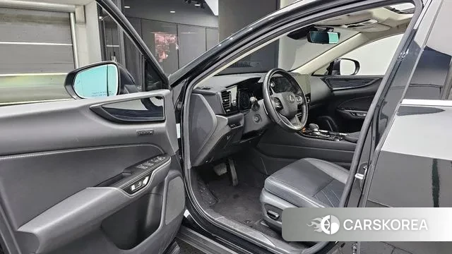Lexus NX350h Second generation 2022 Черный из Кореи, фото 2