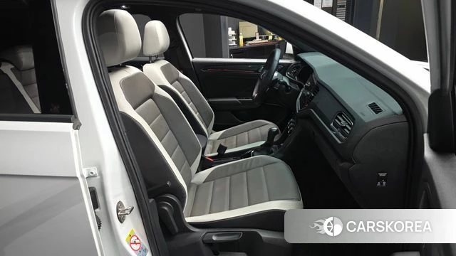 Volkswagen T-Roc 2021 Белый из Кореи, фото 2