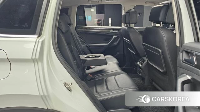 Volkswagen Tiguan second Generation 2019 Белый из Кореи, фото 2