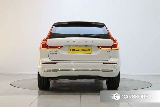 Volvo XC60 PHEV 2026 Белый из Китая, фото 2