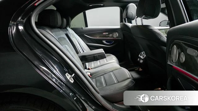 Mercedes-Benz E-Class W213 2021 Черный из Кореи, фото 2