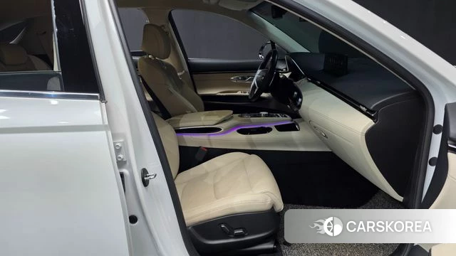 Genesis GV70 2021 Белый из Кореи, фото 2