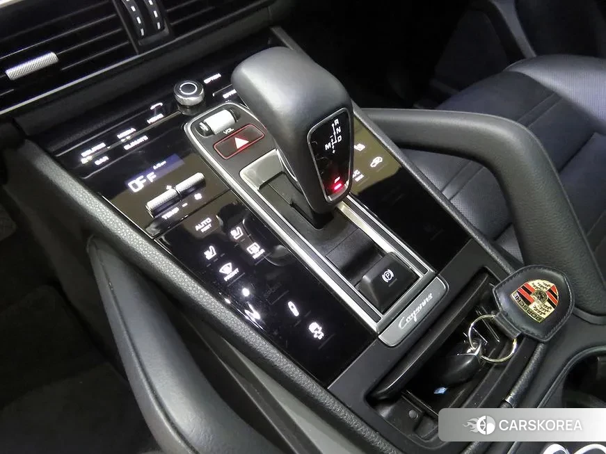 Porsche Cayenne (PO536) 2019 Черный из Кореи, фото 2