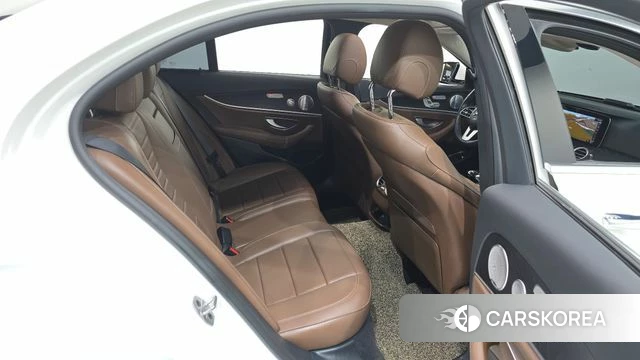 Mercedes-Benz E-Class W213 2020 Белый из Кореи, фото 2