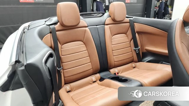 Mercedes-Benz C-Class W205 2018 Белый из Кореи, фото 2