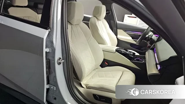 BMW 5 Series (G60) 2025 Серебряный из Кореи, фото 2