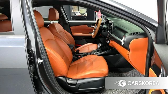 Kia The New K3 2nd generation 2022 Серый из Кореи, фото 2