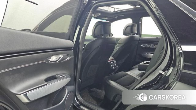 Genesis GV70 2022 Черный из Кореи, фото 2