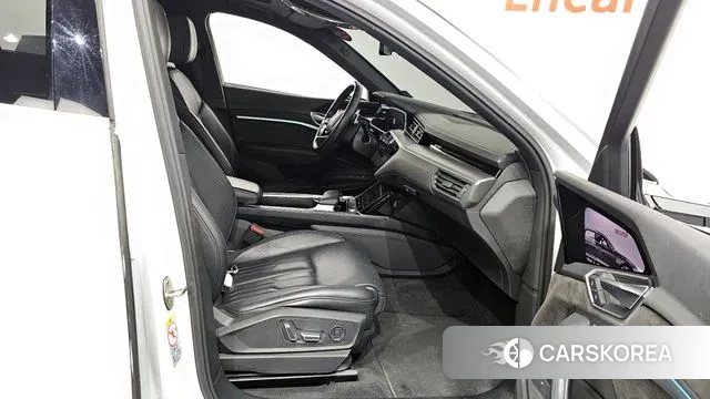 Audi e-Tron 2020 Белый из Кореи, фото 2