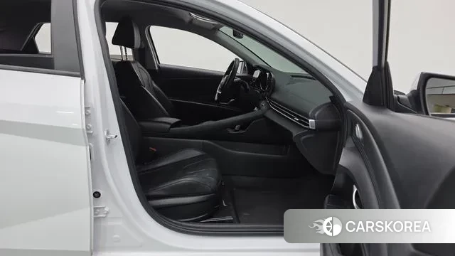 Hyundai Avante Hybrid (CN7) 2021 Белый из Кореи, фото 2