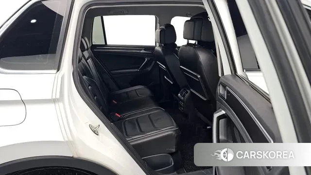 Volkswagen Tiguan second Generation 2018 Белый из Кореи, фото 2