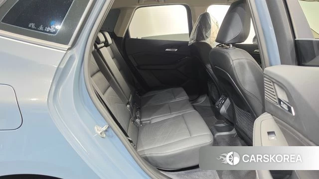 BMW 2 Series Active Tourer (U06) 2023 Светло-серебряный цвет из Кореи, фото 2