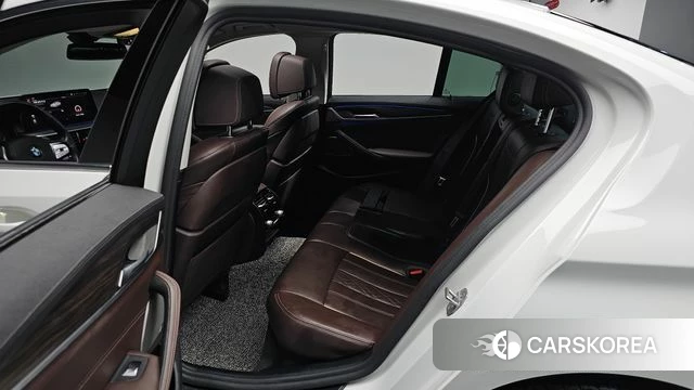 BMW 5 Series (G30) 2021 Белый из Кореи, фото 2