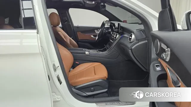 Mercedes-Benz GLC-Class X253 2021 Белый из Кореи, фото 2