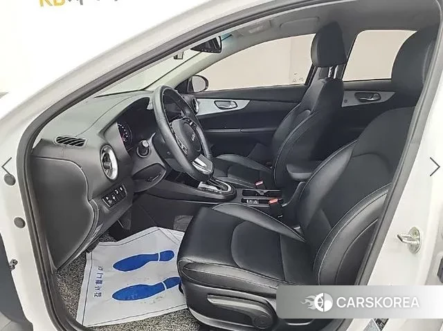 Kia The New K3 2nd generation 2022 Белый из Кореи, фото 2