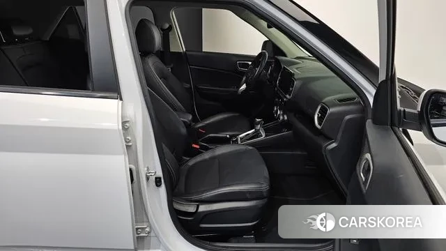 Hyundai Venue 2023 Белый из Кореи, фото 2