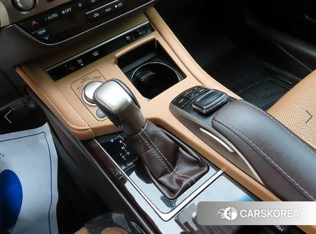 Lexus New ES300h 2018 Цвет тростника из Кореи, фото 2