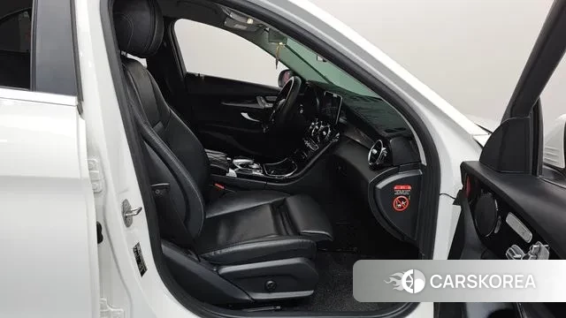 Mercedes-Benz C-Class W205 2020 Белый из Кореи, фото 2