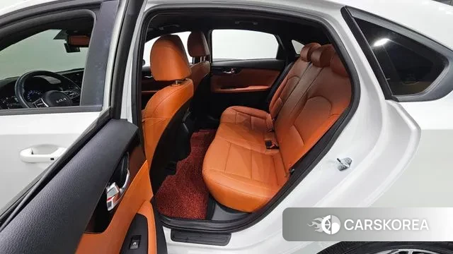 Kia The New K3 2nd generation 2024 Белый из Кореи, фото 2