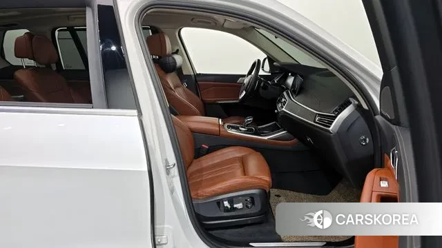 BMW X7 (G07) 2022 Белый из Кореи, фото 2