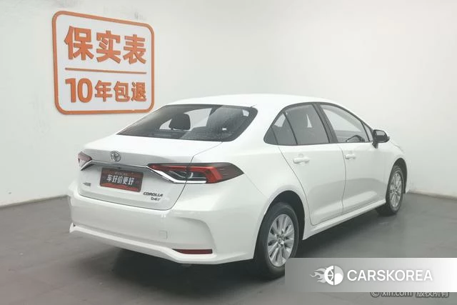 Toyota Corolla 2023 Белый из Китая, фото 2