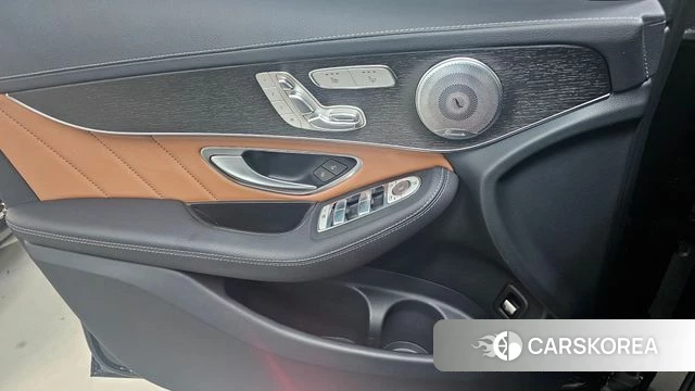 Mercedes-Benz GLC-Class X253 2022 Черный из Кореи, фото 2