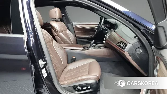 BMW 5 Series (G30) 2020 Синий из Кореи, фото 2