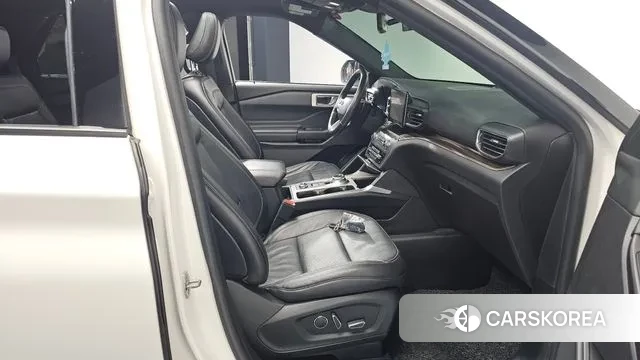 Ford Explorer 6th Generation 2020 Белый из Кореи, фото 2