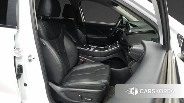 Hyundai The New Santa Fe 2021 Белый из Кореи, фото 2