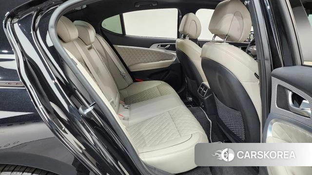Genesis The New G70 2022 Черный из Кореи, фото 2
