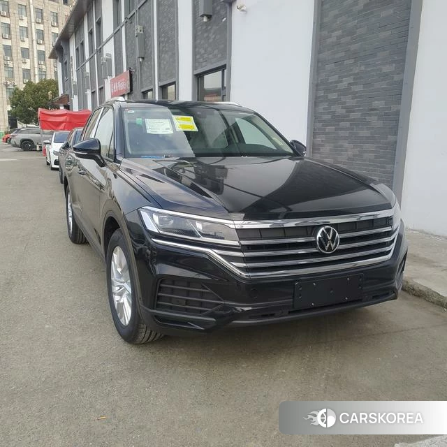 Volkswagen Touareg 2025 Черный из Китая, фото 2